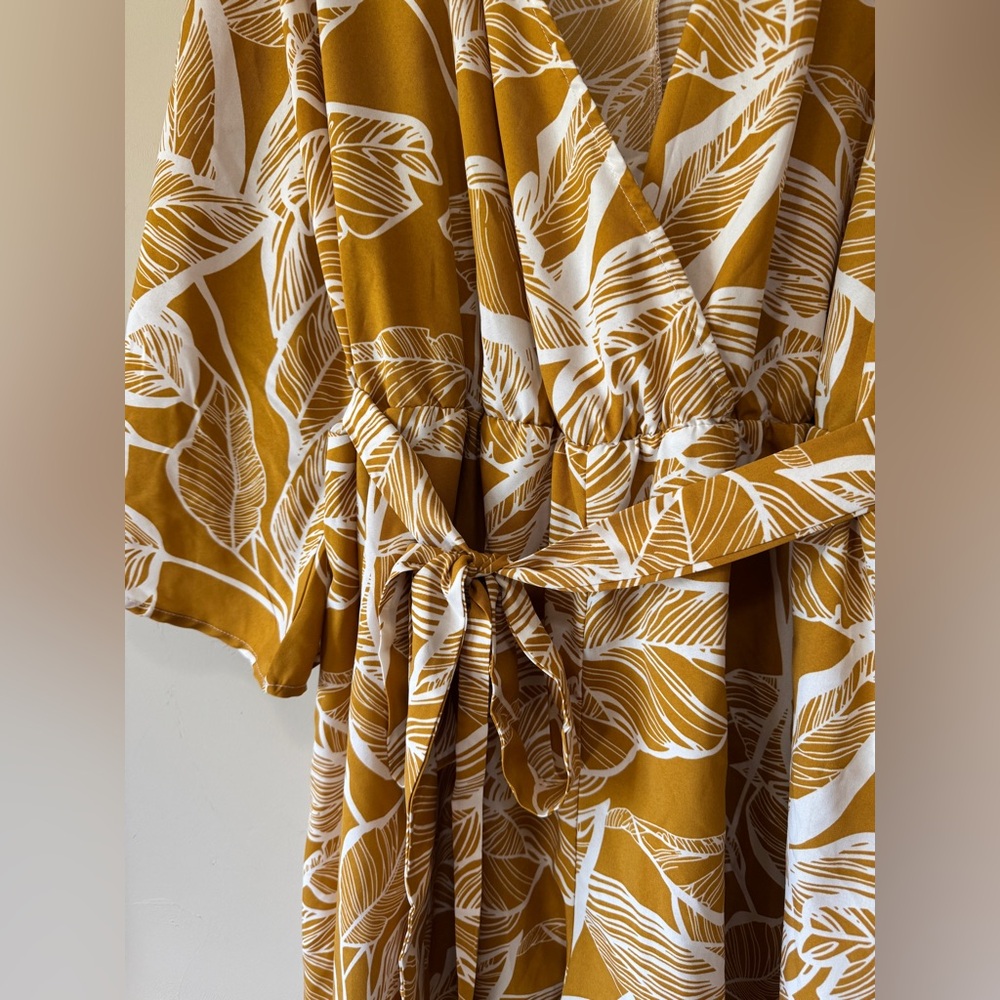 SHEIN Mustard Leaf Print Romper - Picture 4 of 7
